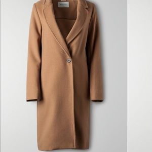 Aritzia stedman jacket in xxs in camel colour